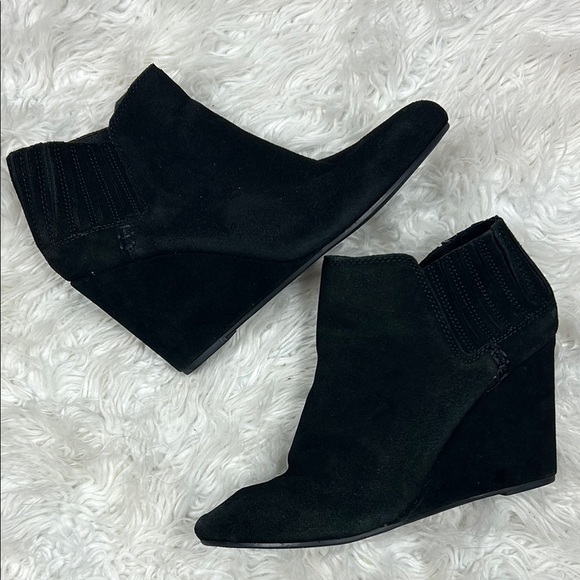 Dolce Vita Suede Slip On Wedges in Black - Picture 1 of 6